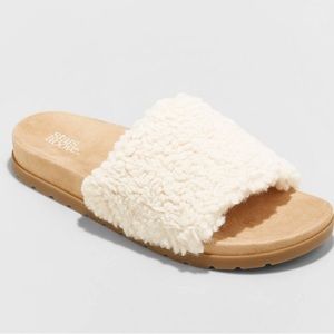 NWT Stars Above Size 6 Ivory Women’s Sophia Slippers Slides